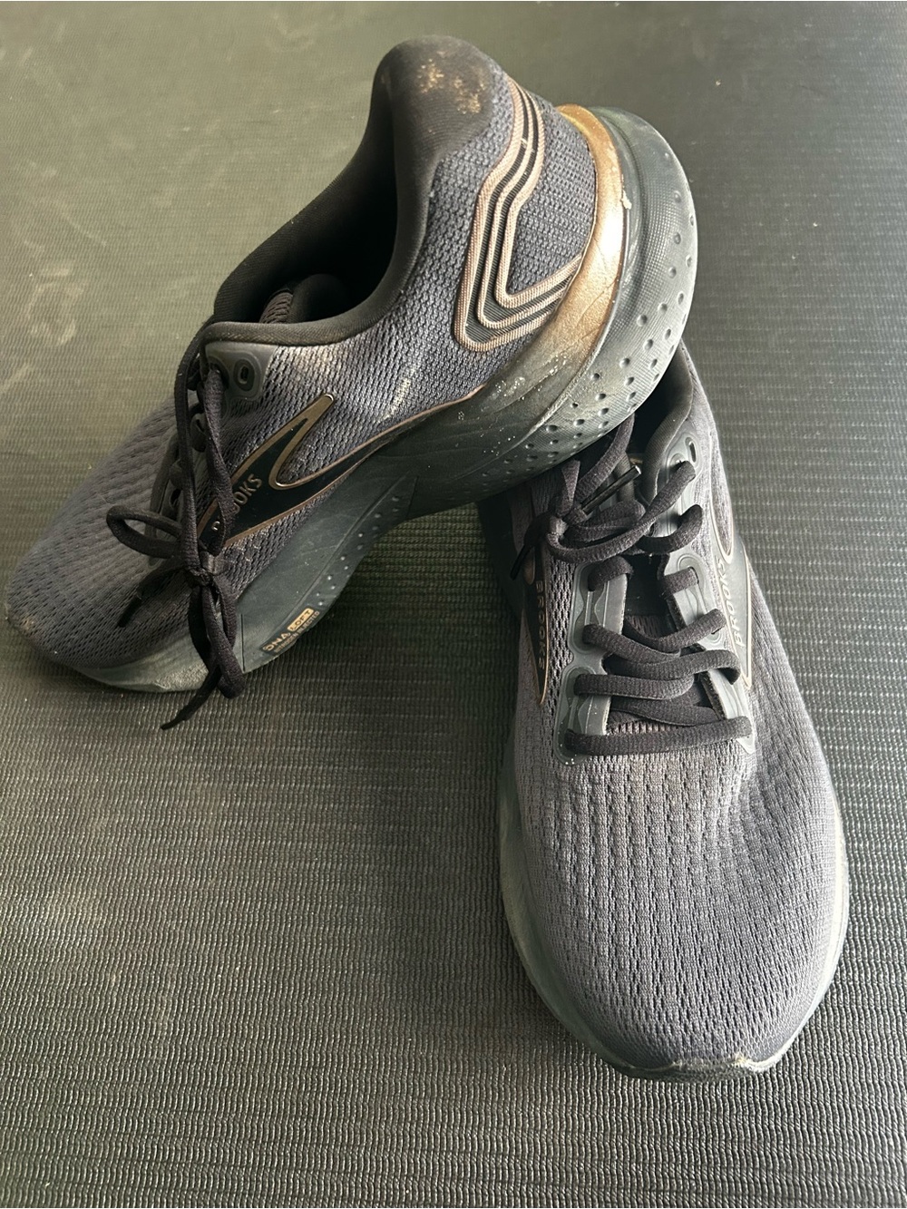 Brooks Glycerin 21 Women’s Running Shoes Size 10 Gray Black Neutral Cushion